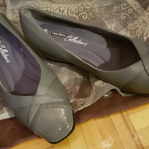 Shoes - Picture 1 of 3